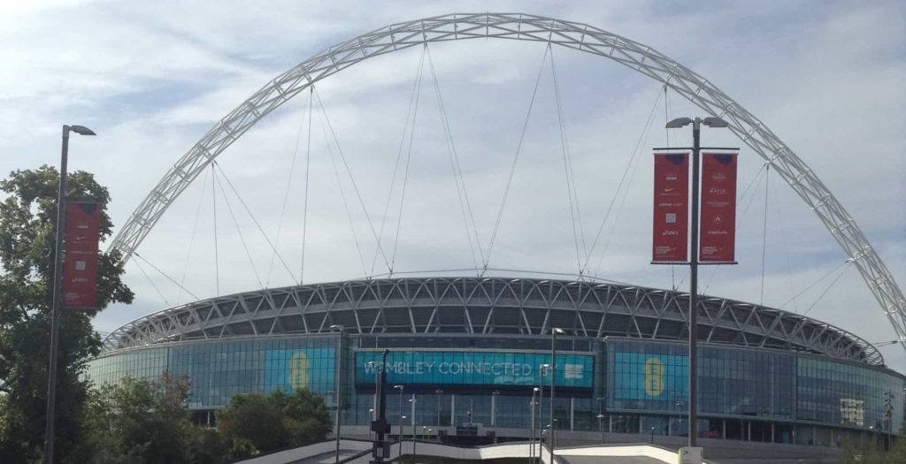 Stadion Wembley pohled na celý oblouk - cestopis Londýn