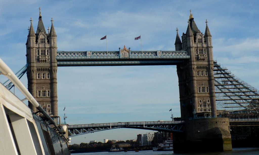 Tower Bridge, Cestopis Anglie