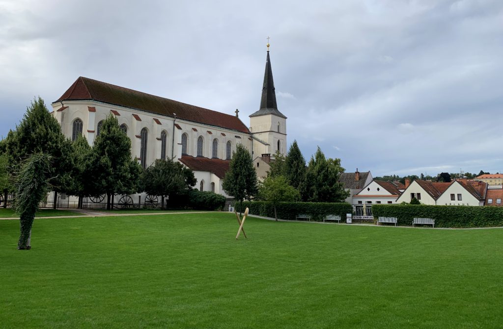 kostel Povýšení sv. Kříže u Klášterních zahrad