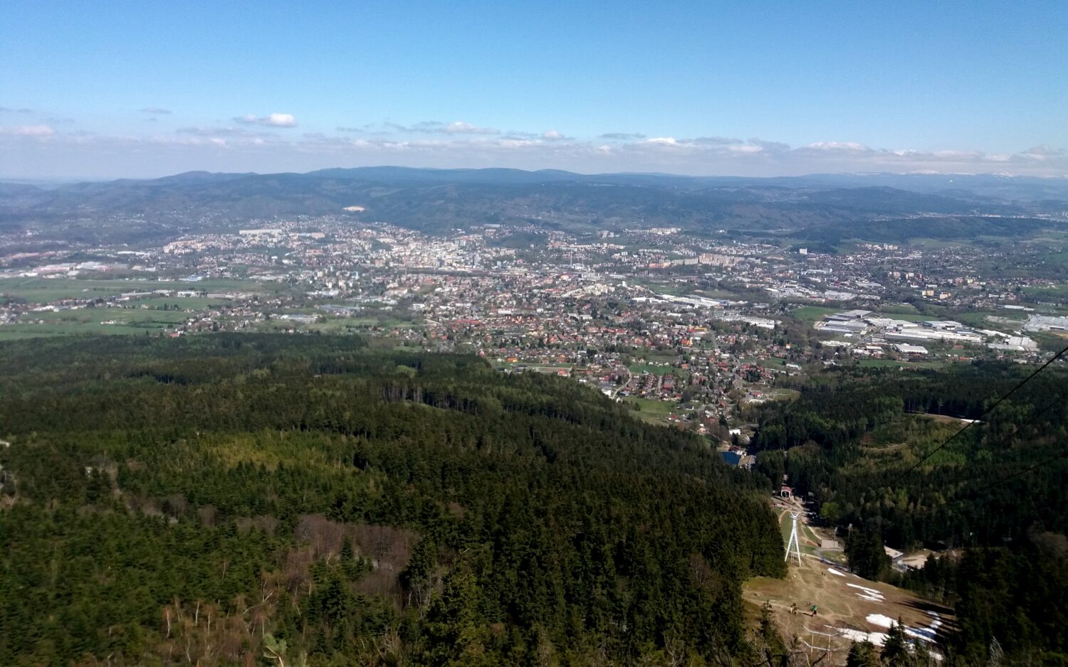 Výhled z Ještědu na Liberec a okolí