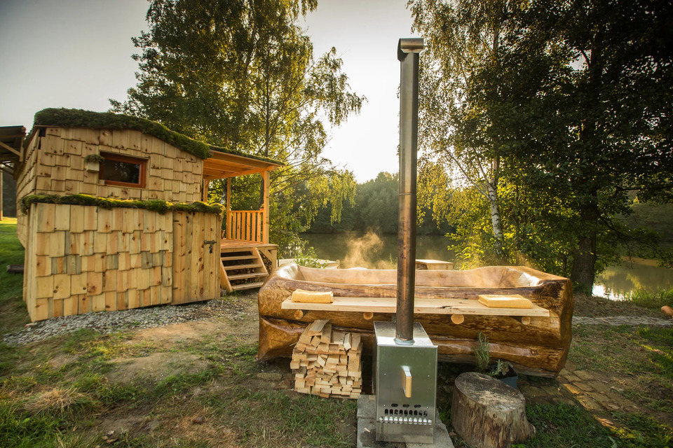 Glamping v mechové chaloupce u Aše