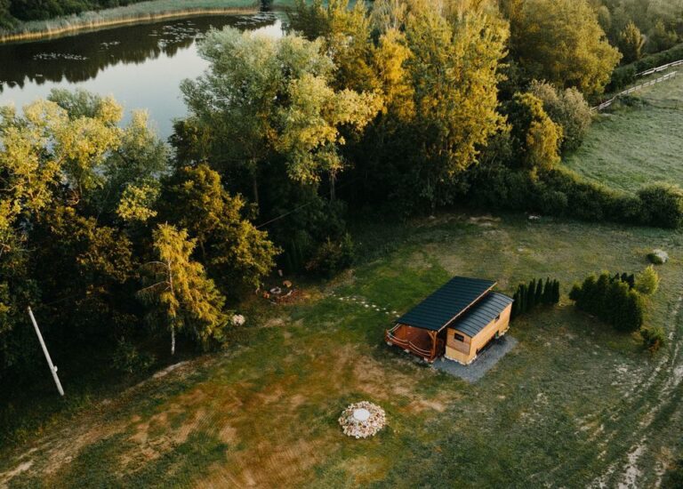 Glamping Jaroměř (u obce Kohoutov)
